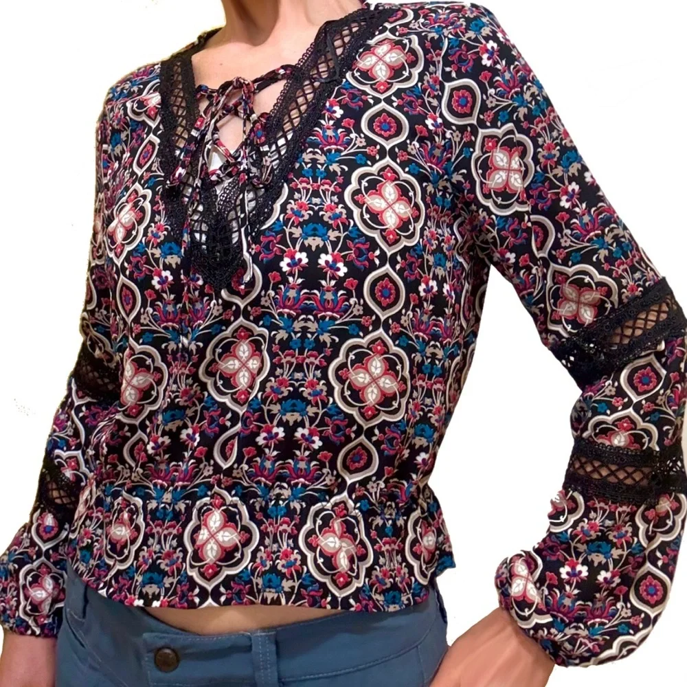 🌹HPx3🌹NEW💕 Floral Lace-Trimmed Lace Up Puff Long Sleeve Ruffled Peplum V Top - Picture 2 of 4